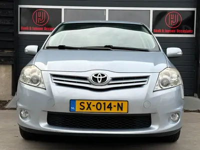 Toyota Auris - Thumbnail 6