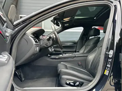 BMW 7 Serie - Thumbnail 13