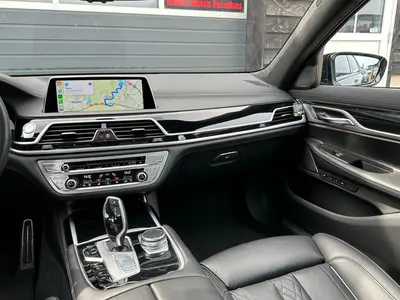 BMW 7 Serie - Thumbnail 16
