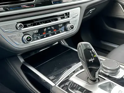 BMW 7 Serie - Thumbnail 28