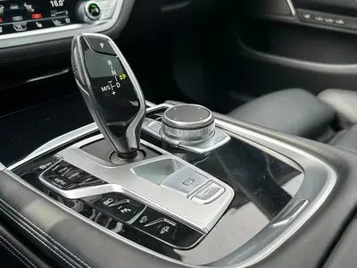 BMW 7 Serie - Thumbnail 29