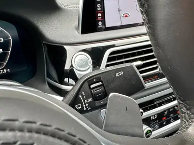 BMW 7 Serie - Thumbnail 32