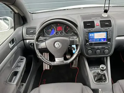 Volkswagen Golf - Thumbnail 14