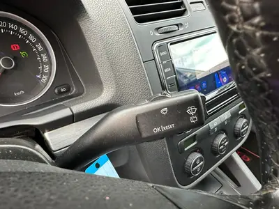 Volkswagen Golf - Thumbnail 18