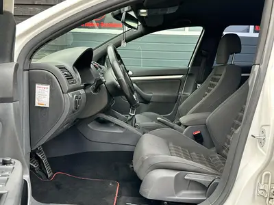 Volkswagen Golf - Thumbnail 9