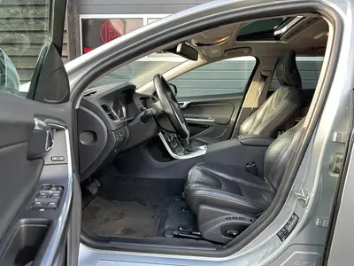 Volvo V60 - Thumbnail 11
