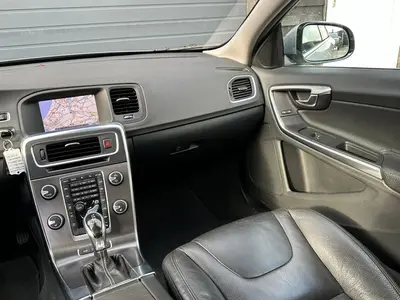 Volvo V60 - Thumbnail 15