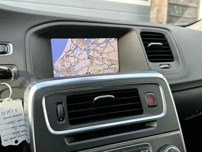 Volvo V60 - Thumbnail 24