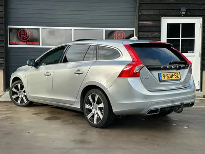 Volvo V60 - Thumbnail 4