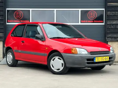 Toyota Starlet - Thumbnail 3