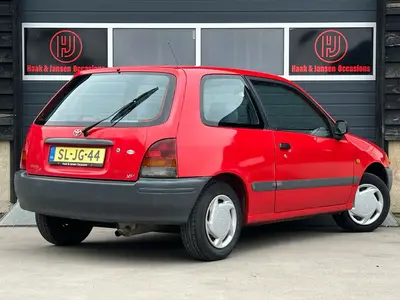 Toyota Starlet - Thumbnail 5