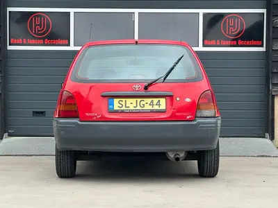 Toyota Starlet - Thumbnail 9