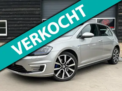 Volkswagen Golf - Thumbnail 2