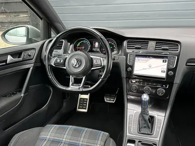 Volkswagen Golf - Thumbnail 15