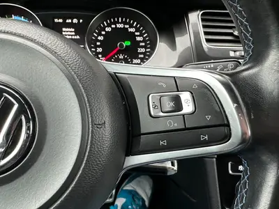 Volkswagen Golf - Thumbnail 24