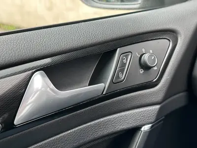 Volkswagen Golf - Thumbnail 28