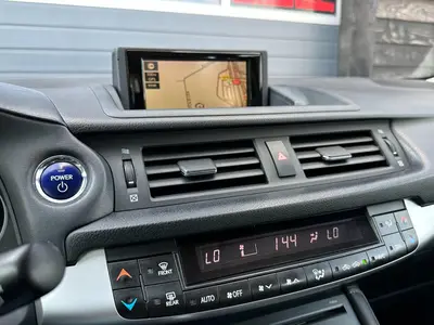 Lexus CT - Thumbnail 17