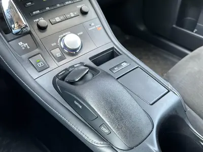 Lexus CT - Thumbnail 19