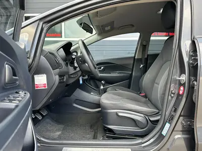 Kia Rio - Thumbnail 9