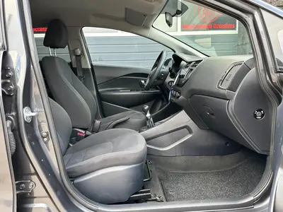 Kia Rio - Thumbnail 10
