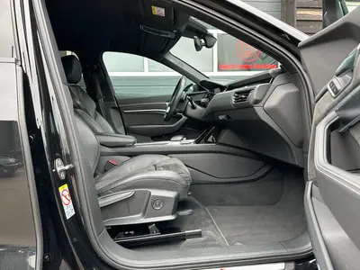 Audi e-tron - Thumbnail 11