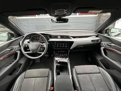 Audi e-tron - Thumbnail 13
