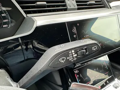 Audi e-tron - Thumbnail 24