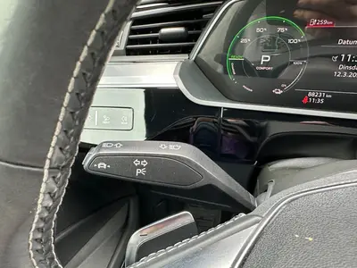Audi e-tron - Thumbnail 25