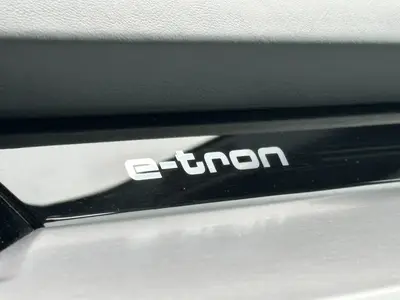 Audi e-tron - Thumbnail 33