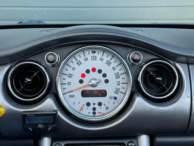 MINI Cabrio - Thumbnail 20