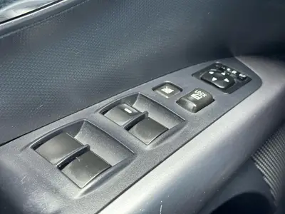 Mitsubishi Outlander - Thumbnail 16