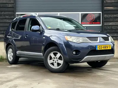 Mitsubishi Outlander - Thumbnail 3