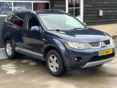 Mitsubishi Outlander - Thumbnail 26