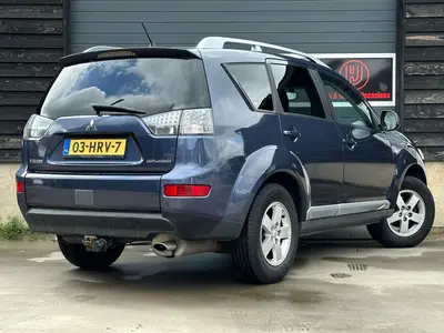 Mitsubishi Outlander - Thumbnail 5