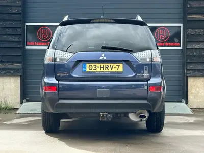 Mitsubishi Outlander - Thumbnail 9