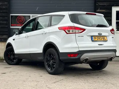 Ford Kuga - Thumbnail 3