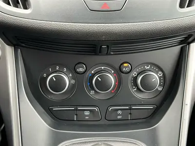 Ford Kuga - Thumbnail 27