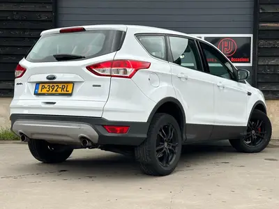 Ford Kuga - Thumbnail 4