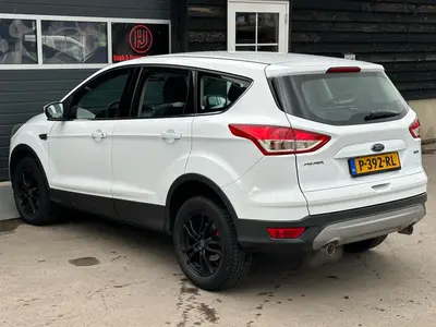 Ford Kuga - Thumbnail 32