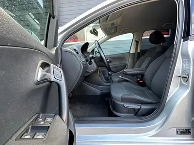 Volkswagen Polo - Thumbnail 10