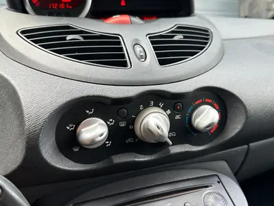 Renault Twingo - Thumbnail 18