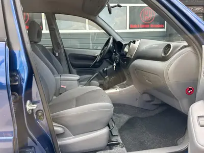Toyota RAV4 - Thumbnail 11