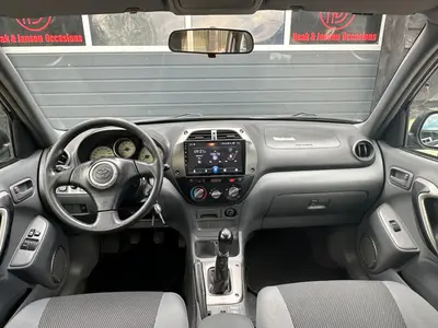 Toyota RAV4 - Thumbnail 12