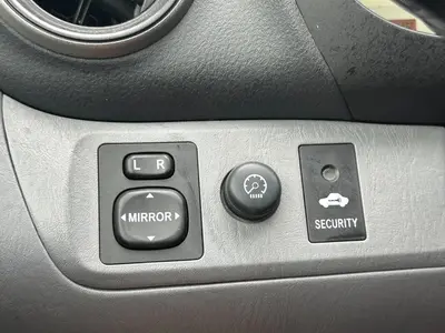 Toyota RAV4 - Thumbnail 23