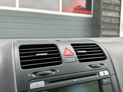 Volkswagen Golf - Thumbnail 16