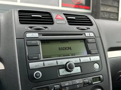 Volkswagen Golf - Thumbnail 17