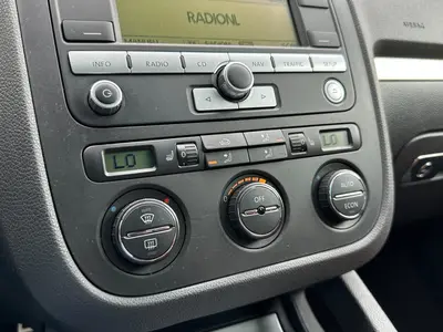 Volkswagen Golf - Thumbnail 18