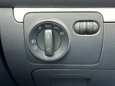 Volkswagen Golf - Thumbnail 24