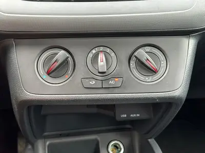 SEAT Ibiza - Thumbnail 24