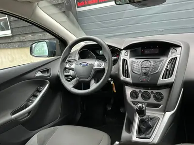 Ford FOCUS Wagon - Thumbnail 14